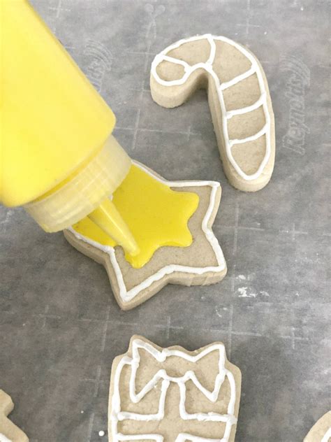 how-to-make-royal-icing-and-flood-icing-favorite-family image