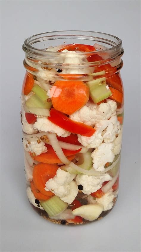 italian-pickled-vegetables-giardiniera-flavorful-eats image