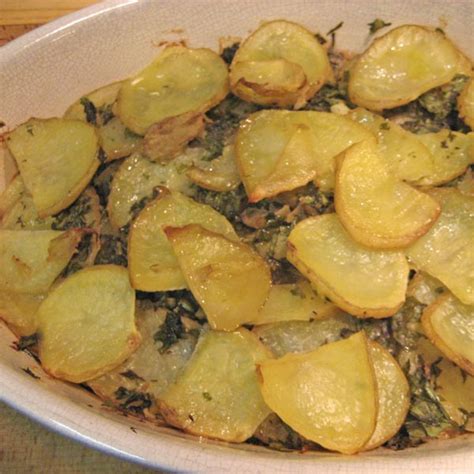 potato-gratin-with-herbs-and-garlic-easy image