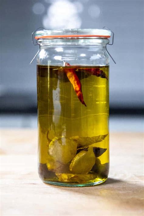 infused-olive-oil-how-to-make-use-and-store-flavored image