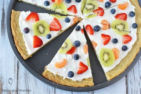 sugar-cookie-fruit-pizza-easy-fruit-pizza image