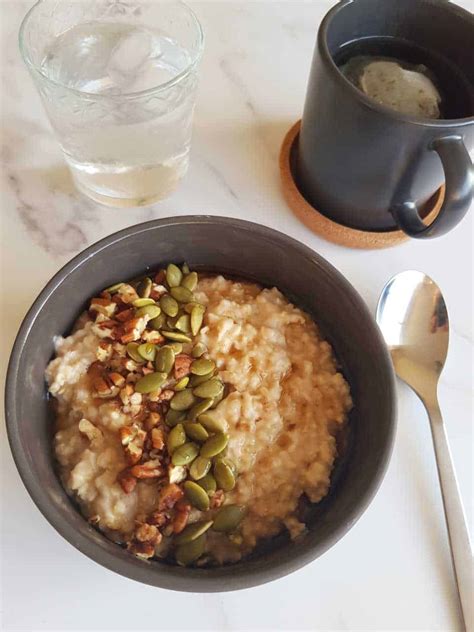 maple-oatmeal-easy-healthy-breakfast-in-5-minutes image