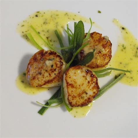 pan-seared-sea-scallops-w-sage-beurre-blanc-food52 image