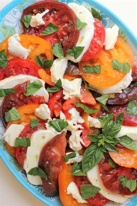 heirloom-tomato-salad-caprese-style-kitchen-frau image