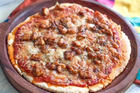 chicken-barbecue-pizza-recipe-by-archanas-kitchen image