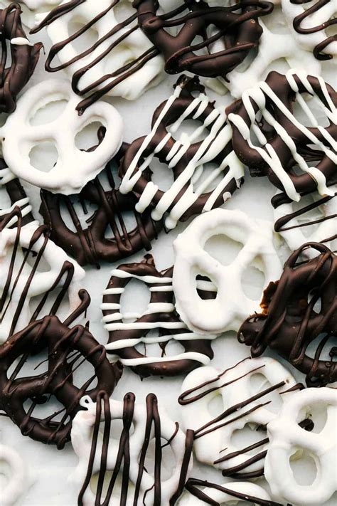 quick-and-easy-chocolate-covered-pretzels-the image