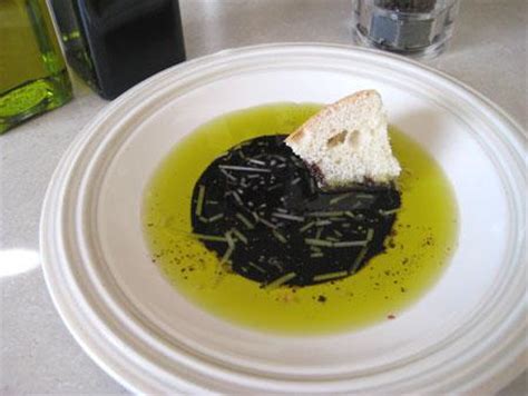 italian-food-rule-dont-dip-bread-in-olive-oil image