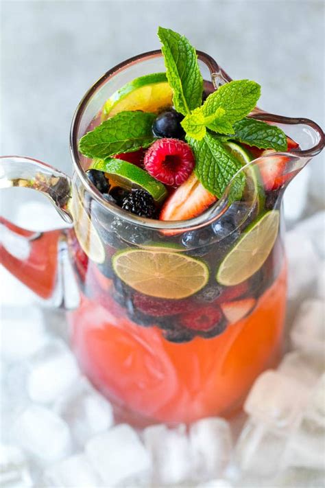 champagne-punch-with-berries-dinner-at-the-zoo image