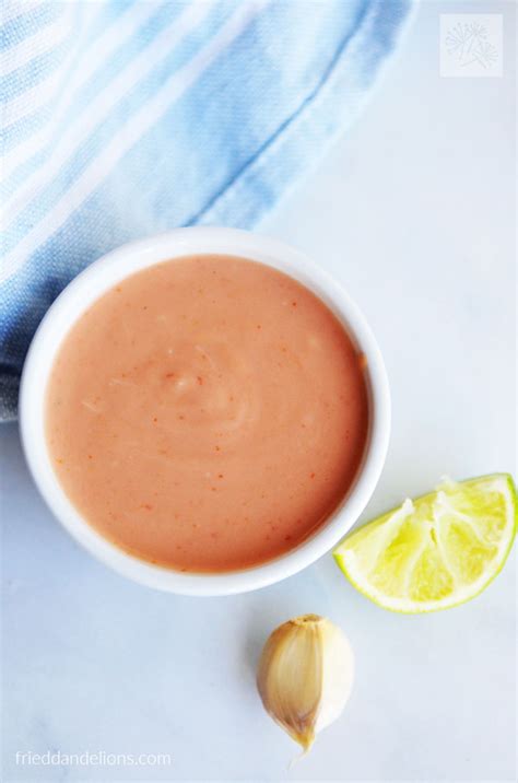salsa-rosada-dipping-sauce-mayochup-plant-based image