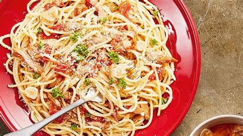 spicy-tuna-pasta-recipe-yummyph image