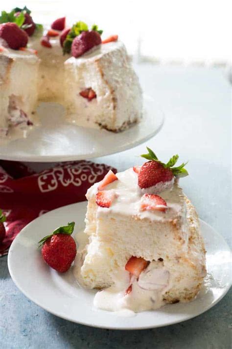 strawberry-stuffed-angel-food-cake-easy-dessert image