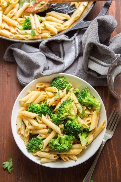 easy-lemon-broccoli-pasta-connoisseurus-veg image
