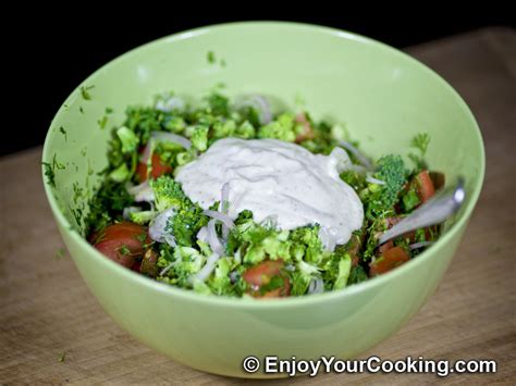 raw-broccoli-and-tomato-salad-recipe-my image