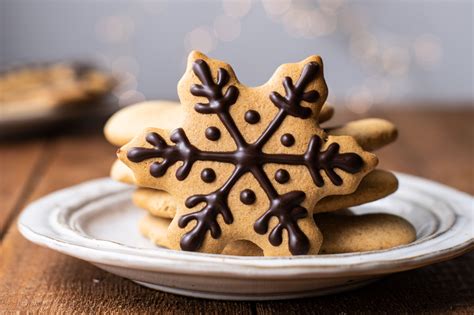 pierniczki-polish-gingerbread-cookies-recipe-the image