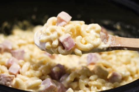 crock-pot-macaroni-and-cheese-with-ham-the image