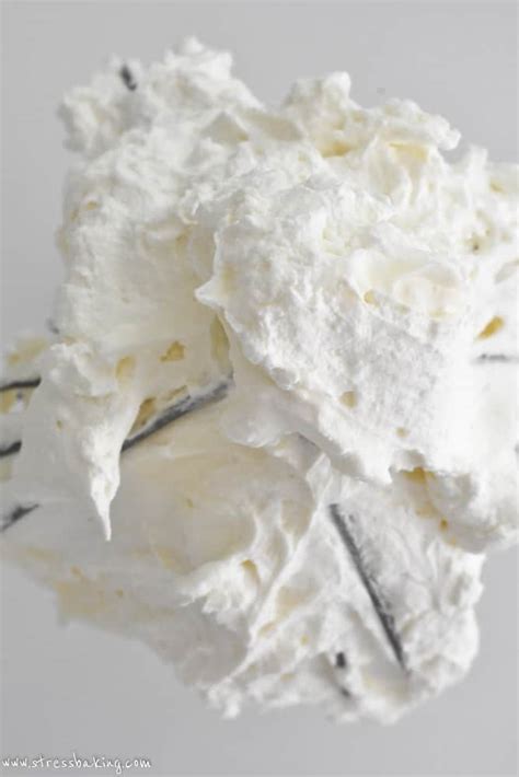 stabilized-mascarpone-whipped-cream-frosting image