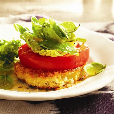 fried-green-tomato-salad-recipe-chatelainecom image