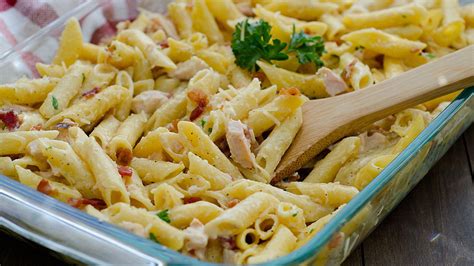 chicken-carbonara-pasta-bake-recipe-pillsburycom image