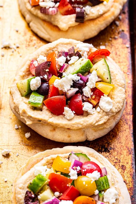 greek-pita-pizzas-recipe-runner image