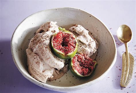 fig-walnut-and-ginger-ice-cream-recipe-natural image