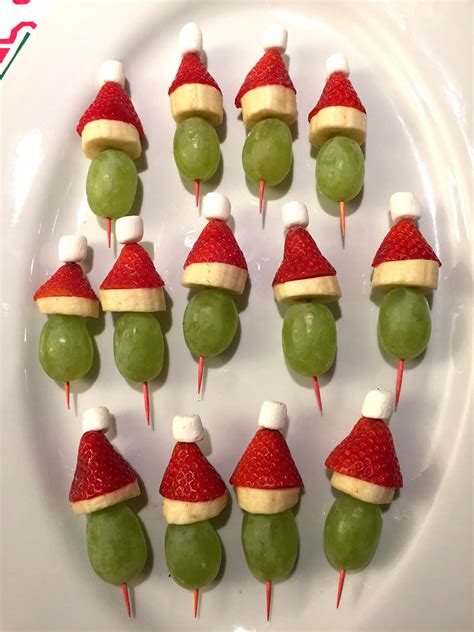 grinch-fruit-kabobs-skewers-healthy-christmas image