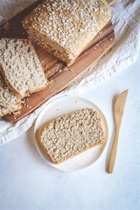 whole-wheat-honey-oat-flax-bread-sweetphi image