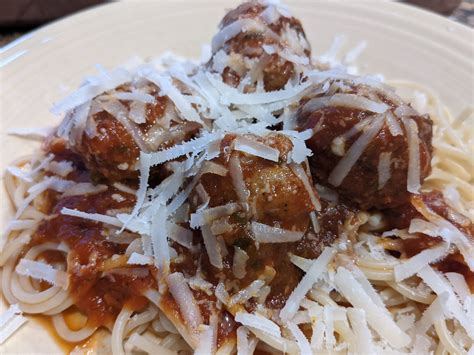 classic-old-school-spaghetti-and-meatballs-in-tomato image