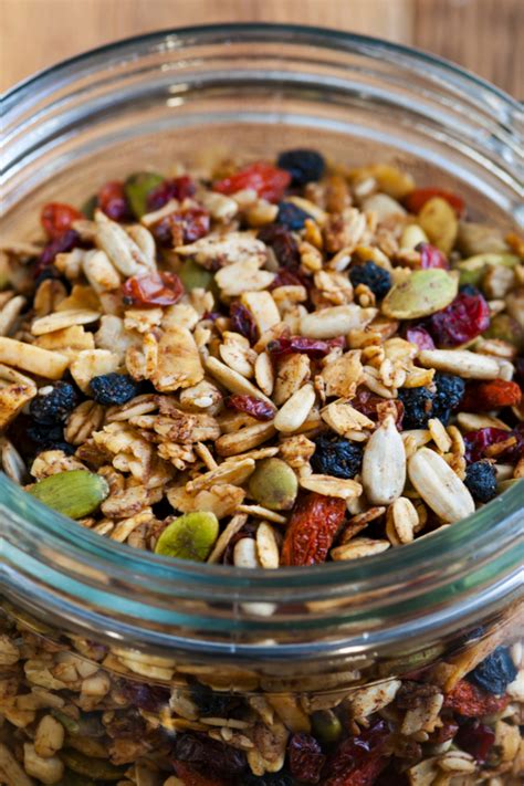 homemade-granola-recipe-made-with-just-7-natural image