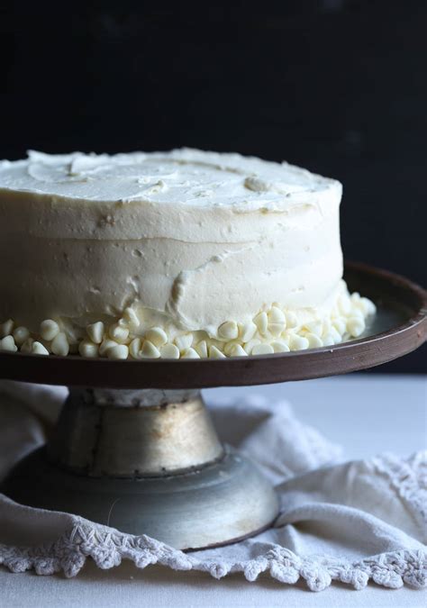 amazing-white-chocolate-cake-recipe-cookies-and image