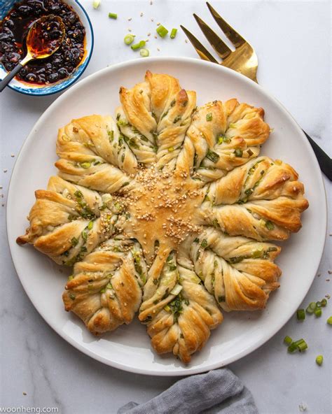 how-to-make-a-crispy-baked-scallion-green-onion image