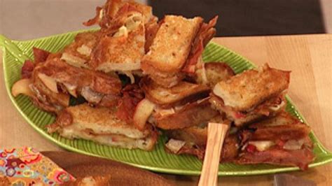 grilled-cheese-bar-the-spaniard-recipe-rachael-ray image