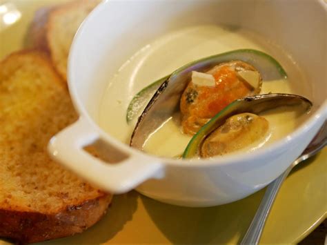 mussels-with-saffron-cream-recipe-and-nutrition-eat image
