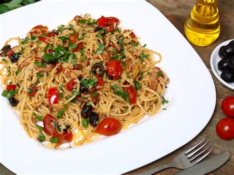 greek-fettuccine-recipe-and-nutrition-eat-this-much image