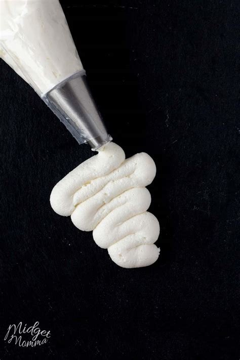 almond-buttercream-frosting-midgetmomma image