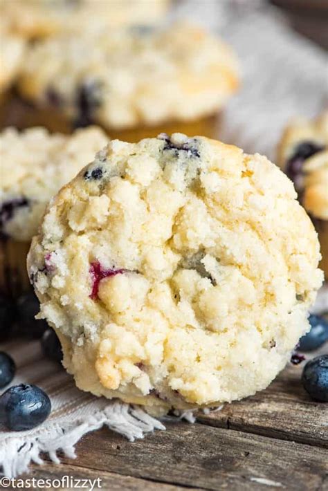 blueberry-crumble-muffins-recipe-with-sugar-streusel image