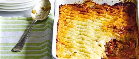 spiced-shepherds-pie-with-parsnip-mash image