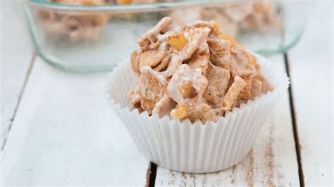 apple-cinnamon-crunch-treats-recipe-pillsburycom image