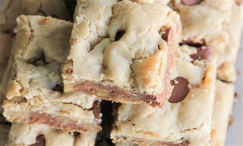 ultimate-chocolate-chip-cookie-bars-honest-cooking image
