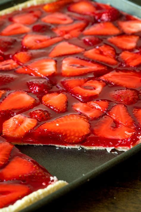 easy-strawberry-slab-pie-12-tomatoes image