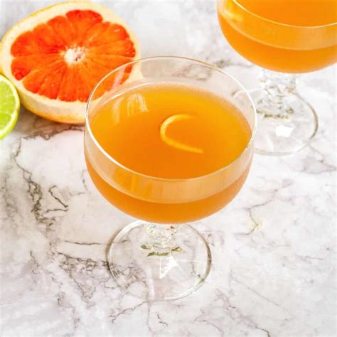 refreshing-grapefruit-daiquiri image
