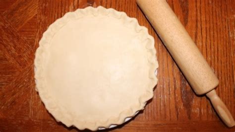 the-best-flaky-pie-crust-recipe-mom-with-cookies image