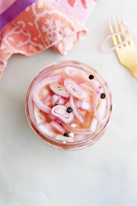 quick-pickled-shallots-recipe-its-a-veg-world-after image