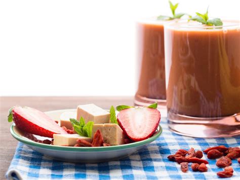 strawberry-tofu-smoothie-recipe-and-nutrition-eat image