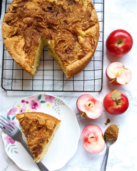 vanilla-apple-cake-something-sweet-something-savoury image