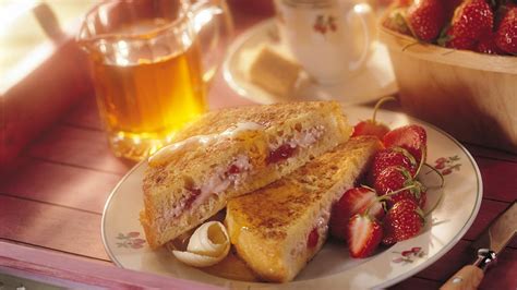 overnight-strawberry-french-toast-recipe-get-cracking image