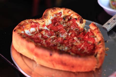 deep-dish-pizza-what-it-is-why-people-love-chicago image