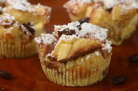bread-pudding-muffins-recipe-video image