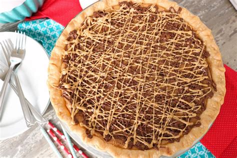 peanut-butter-chocolate-chip-cookie-pie-easy-peasy image