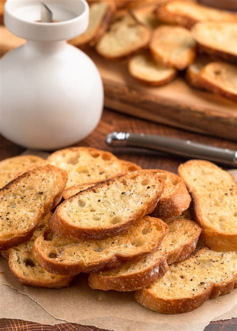 how-to-make-crostini-toasted-bread-rounds-striped image