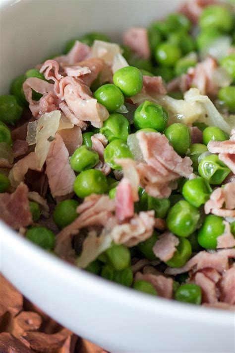 easy-green-peas-with-ham-spanish-recipe-the-bossy image